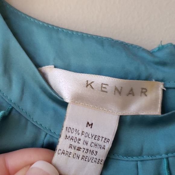 Flowy Ruffled Sleeveless Top - Picture 3 of 4